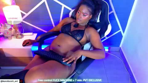 Snapshot of karol_scott1 chatting on October 25, 12:51 am KAROL SCOTT online show from October 25, 12:51 am