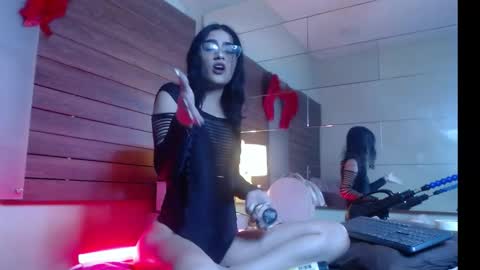 karol_yesenia online show from October 16, 7:05 pm