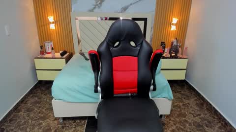 Karoll online show from January 31, 7:11 pm