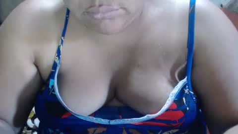 Snapshot of karolbb chatting on January 12, 9:29 pm karolbb online show from January 12, 9:29 pm