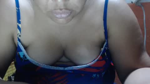 Snapshot of karolbb chatting on January 13, 11:19 am karolbb online show from January 13, 11:19 am