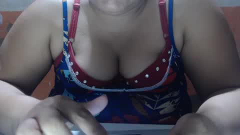 Snapshot of karolbb chatting on January 11, 11:24 pm karolbb online show from January 11, 11:24 pm