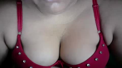 Snapshot of karolbb chatting on December 15, 11:12 am karolbb online show from December 15, 11:12 am
