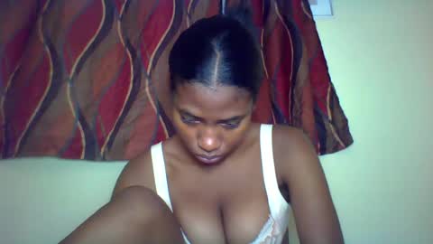 karoliee online show from June 18, 9:14 am