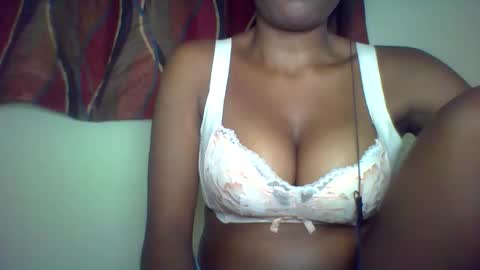karoliee online show from June 9, 3:22 pm