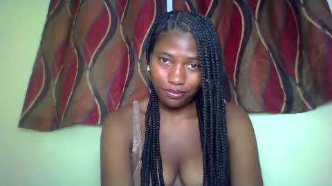 karoliee online show from May 5, 8:12 pm