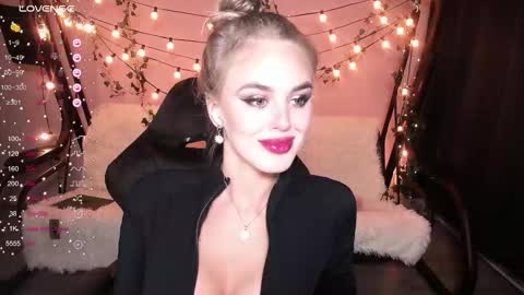 KarolinaHayes online show from December 17, 5:28 pm