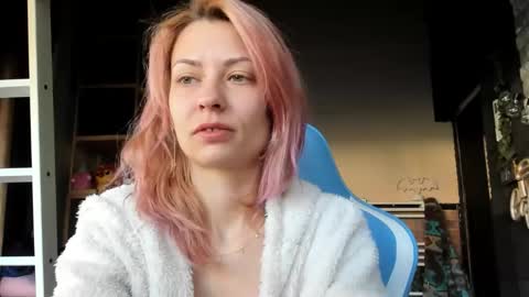 Snapshot of karoline121 chatting on October 29, 8:07 am karoline121 online show from October 29, 8:07 am