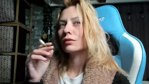 Snapshot of karoline121 chatting on September 17, 8:18 pm karoline121 online show from September 17, 8:18 pm