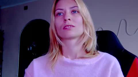 Snapshot of karoline121 chatting on October 3, 12:10 pm karoline121 online show from October 3, 12:10 pm