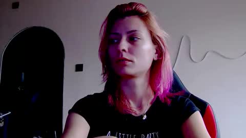 Snapshot of karoline121 chatting on October 18, 7:11 am karoline121 online show from October 18, 7:11 am