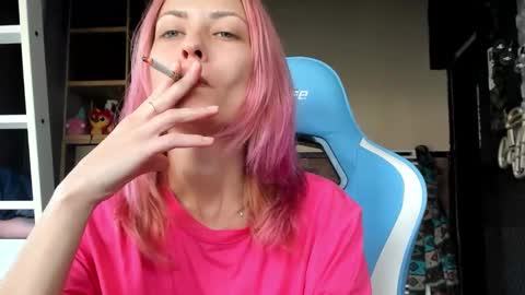 Snapshot of karoline121 chatting on October 24, 9:49 am karoline121 online show from October 24, 9:49 am