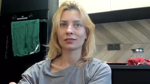 Snapshot of karoline121 chatting on October 4, 2:32 pm karoline121 online show from October 4, 2:32 pm