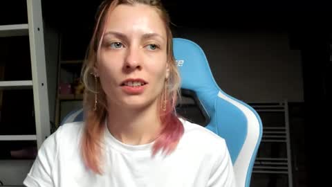 Snapshot of karoline121 chatting on October 27, 8:58 pm karoline121 online show from October 27, 8:58 pm