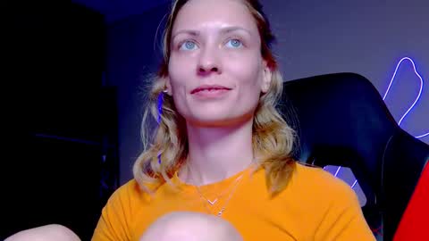 Snapshot of karoline121 chatting on October 12, 9:39 pm karoline121 online show from October 12, 9:39 pm