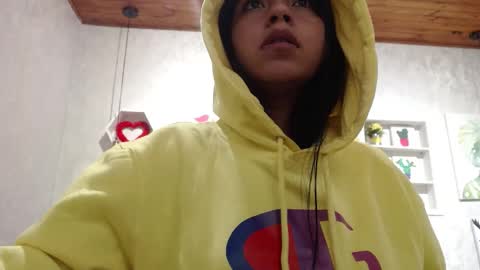 Snapshot of karolineburnx chatting on October 22, 8:52 am Isa online show from October 22, 8:52 am