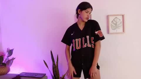 karolpetite online show from September 13, 7:00 pm
