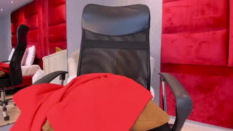 Kasandra Hall online show from February 21, 10:10 pm