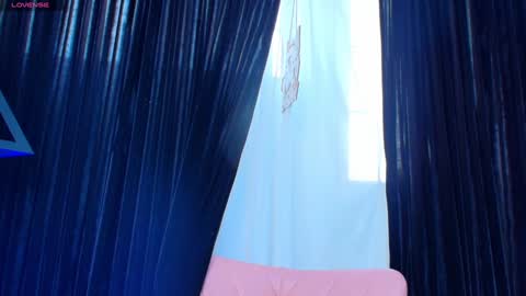 Snapshot of kassianoir_ chatting on December 7, 1:29 pm Kasi online show from December 7, 1:29 pm