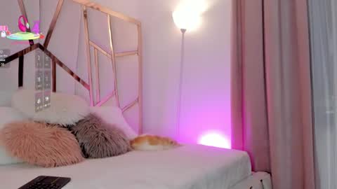 kasumi_18 online show from March 22, 11:55 pm