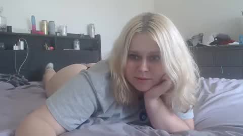 Kat online show from September 19, 6:40 pm