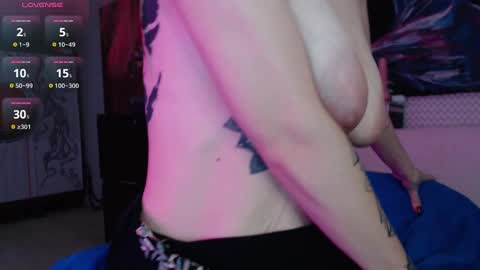 kat_kitty_ online show from February 26, 7:23 am