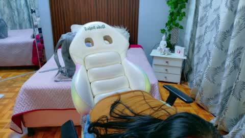 kate online show from April 2, 7:55 pm