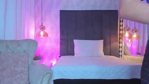 Kat online show from December 18, 11:56 am