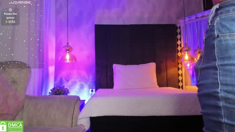 Kat online show from December 29, 12:01 pm