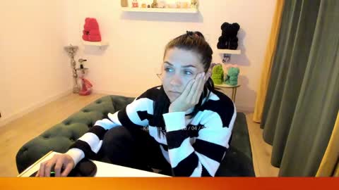    online show from April 28, 9:29 pm