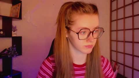 Snapshot of kate_cuddle chatting on February 25, 2:03 am Kate online show from February 25, 2:03 am