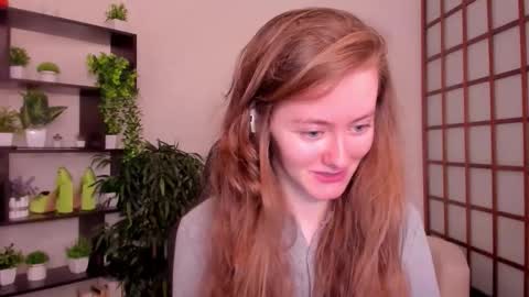 Snapshot of kate_cuddle chatting on September 17, 2:42 am Kate online show from September 17, 2:42 am
