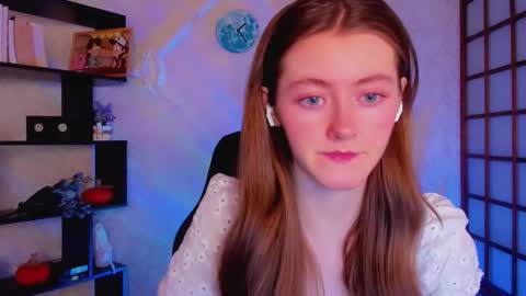 Snapshot of kate_cuddle chatting on December 20, 2:30 am Kate online show from December 20, 2:30 am