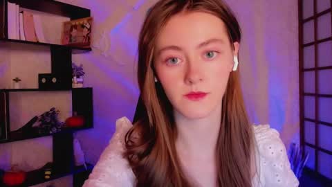 Snapshot of kate_cuddle chatting on December 10, 2:05 am Kate online show from December 10, 2:05 am