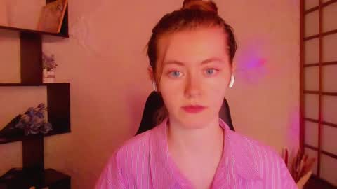 Snapshot of kate_cuddle chatting on March 11, 2:21 am Kate online show from March 11, 2:21 am