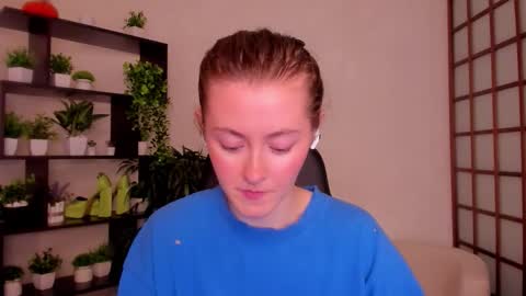 Snapshot of kate_cuddle chatting on September 12, 2:56 am Kate online show from September 12, 2:56 am
