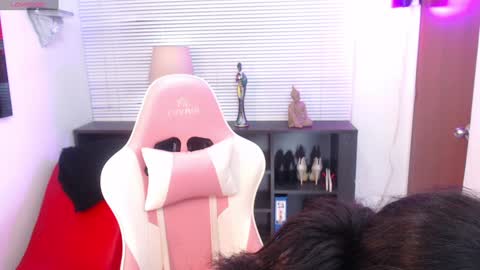 Snapshot of kate_owenns chatting on December 17, 12:00 pm Kate online show from December 17, 12:00 pm