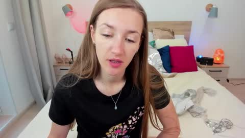 Snapshot of kate_redgar chatting on September 29, 1:49 pm kate_redgar online show from September 29, 1:49 pm