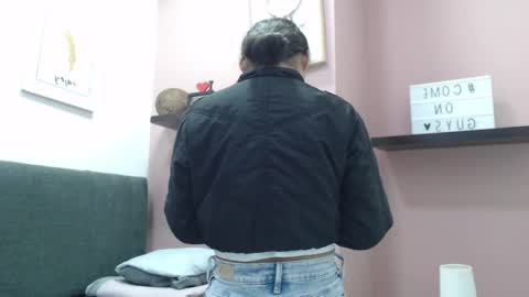 Kari online show from December 1, 1:25 pm