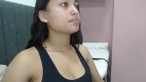 Snapshot of kate_stam chatting on February 19, 1:50 pm Kari online show from February 19, 1:50 pm