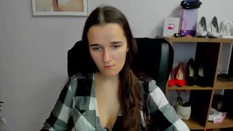 Kate  online show from October 12, 1:57 pm