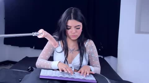 Katee online show from October 28, 4:07 am