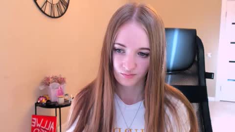 katekayer online show from October 19, 9:44 am