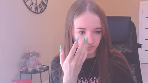 katekayer online show from September 18, 8:46 am