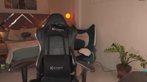 Snapshot of kateowens chatting on October 7, 10:41 am Kate Owens online show from October 7, 10:41 am