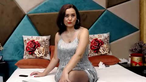 KateQueenston --  online show from November 26, 4:46 am