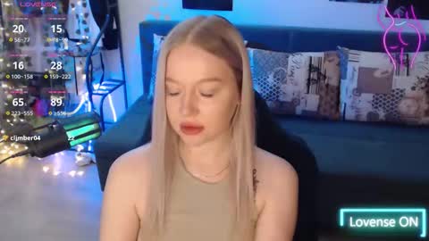 Snapshot of katerinaxvold chatting on October 27, 12:39 am Lisa online show from October 27, 12:39 am