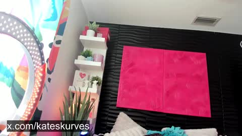 Snapshot of kateskurves chatting on February 9, 9:49 pm Kates Kurves online show from February 9, 9:49 pm