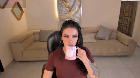 Snapshot of katesunder chatting on February 2, 5:53 am K A T E online show from February 2, 5:53 am