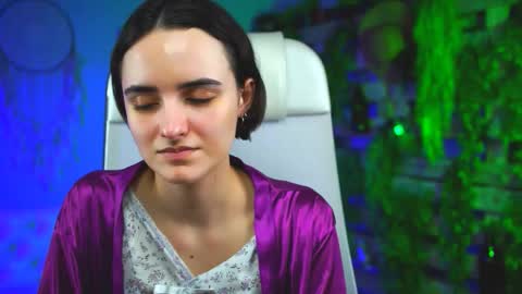 katewillows online show from March 17, 5:44 am